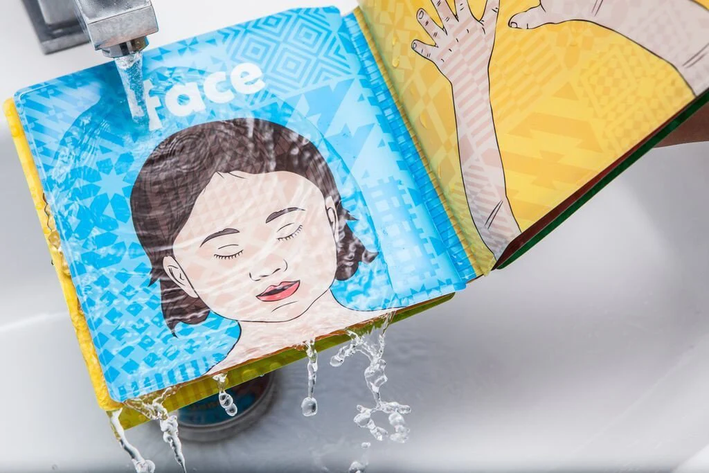 Colour changing Wudu Bath Book - Image 3